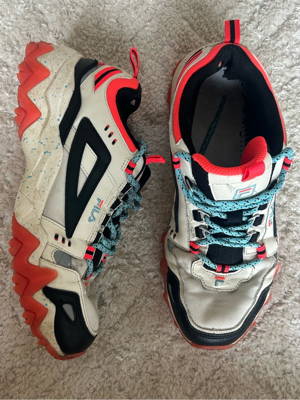 FILA Woman’s Oakmont TR Sneaker size 10 classic retro style tennis shoes